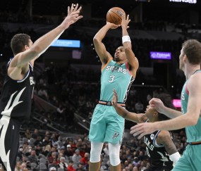 九游-Faker关键节点连败，雄鹿带队取胜！的简单介绍