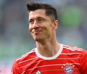 九游-莱万多夫斯基在拜仁比赛中高光表现，比分优势明显引发热议！的简单介绍