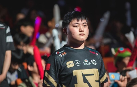 九游-包含Uzi迎来二十赛季高光表现，瑞士队球迷沸腾！的词条