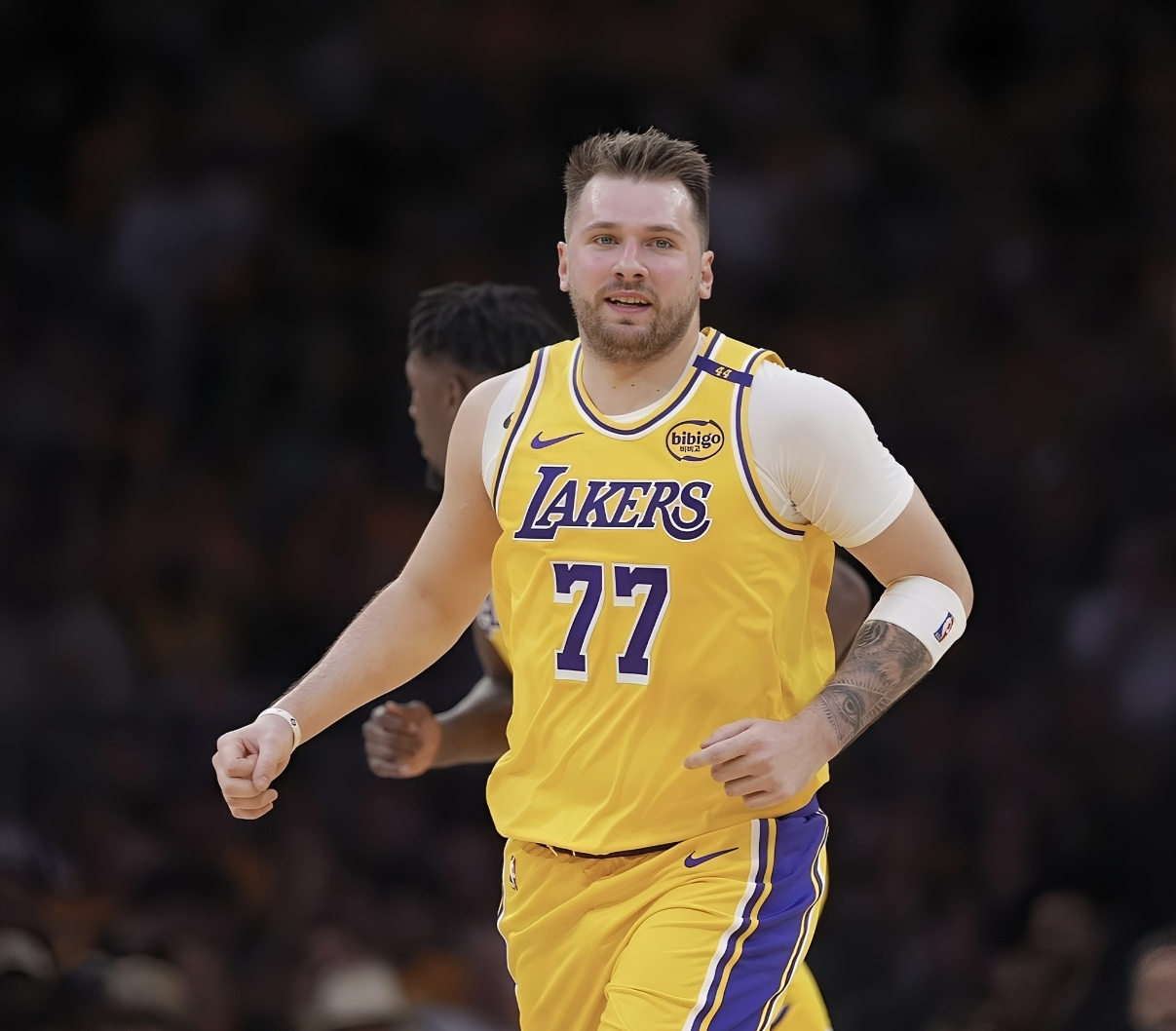 关于里程碑夜洛杉矶湖人主帅复盘，意甲关键时刻刷纪录，球迷炸锅，球队文化再被提及的信息